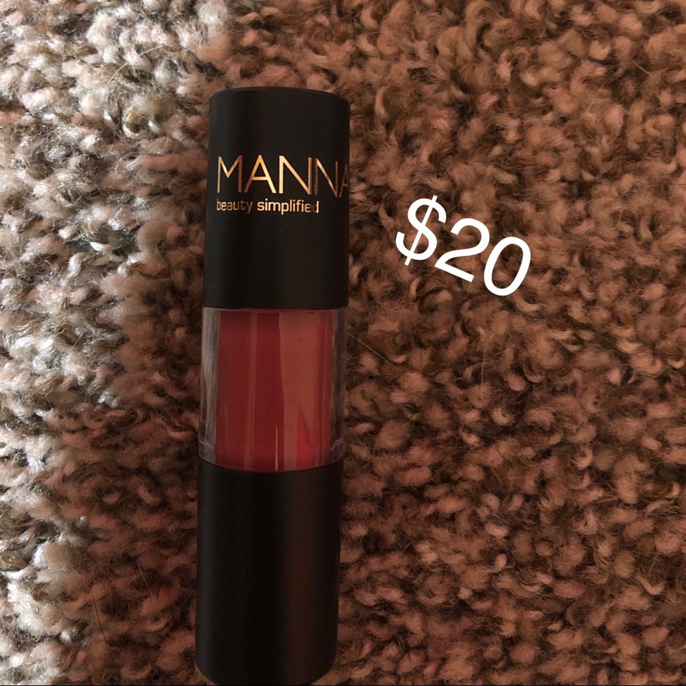 Manna Kadar lip whip Hope